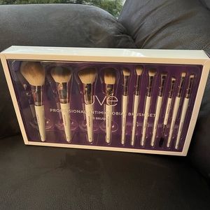 Professional antimicrobial makeup brush set